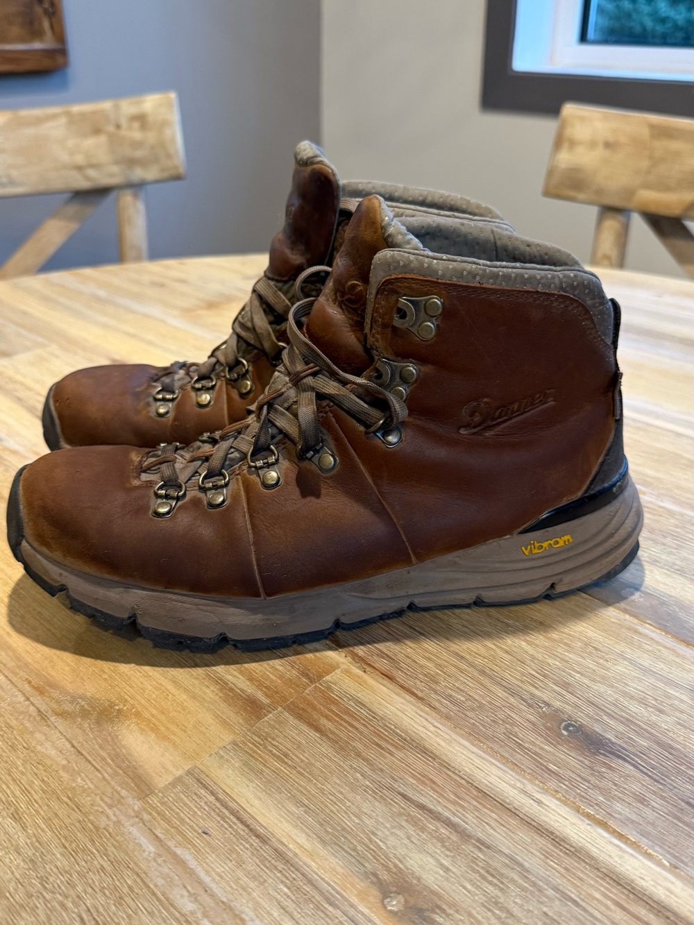 Danner Brown Waterproof Leather Lace-Up Hiking Boots Women’s Size 9